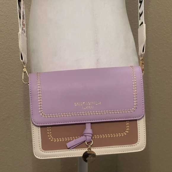SN & Fashion Women's Lavender and Tan Crossbody Bag 8”W x 6”L Perfect  condition - Picture 1 of 12